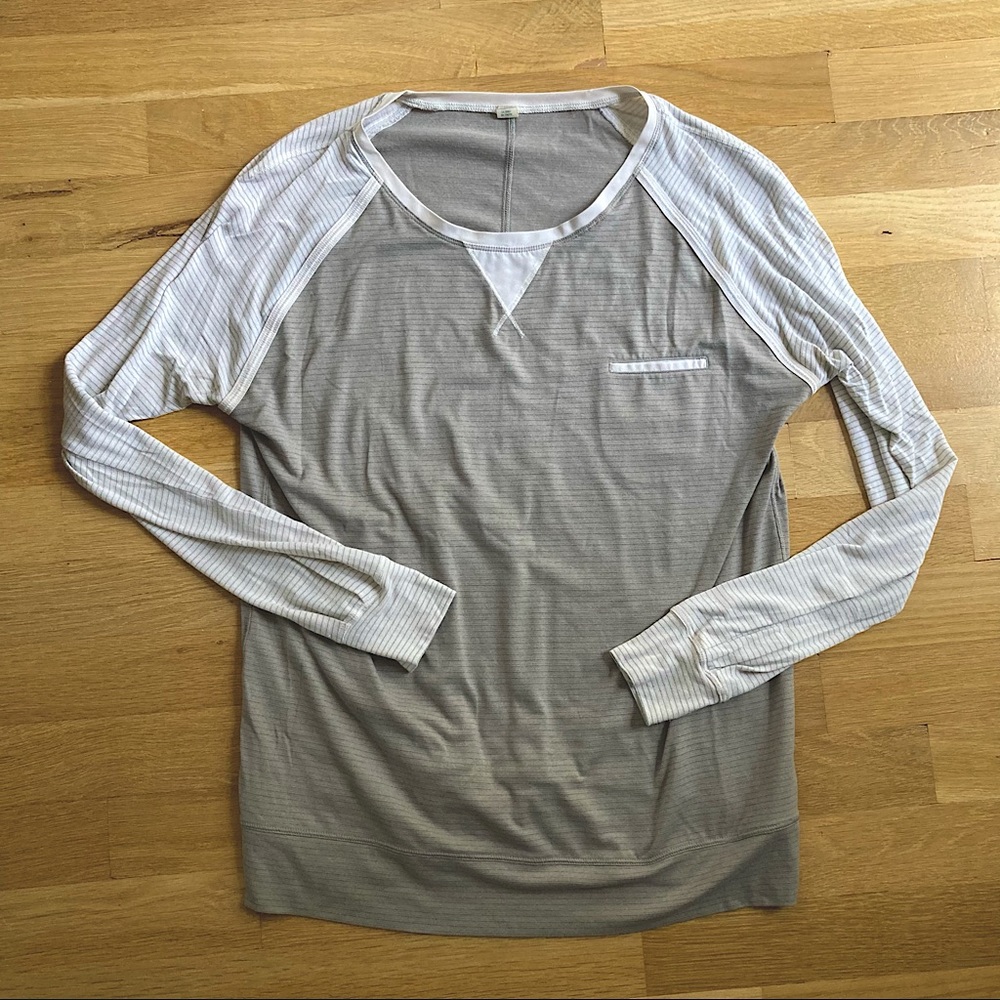 Lululemon Long Sleeve Tee, size 6
